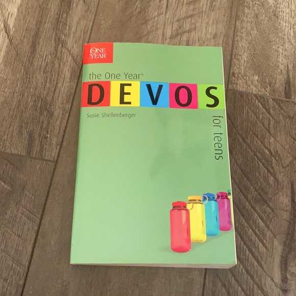 One year devotional for teens - Picture 1 of 2